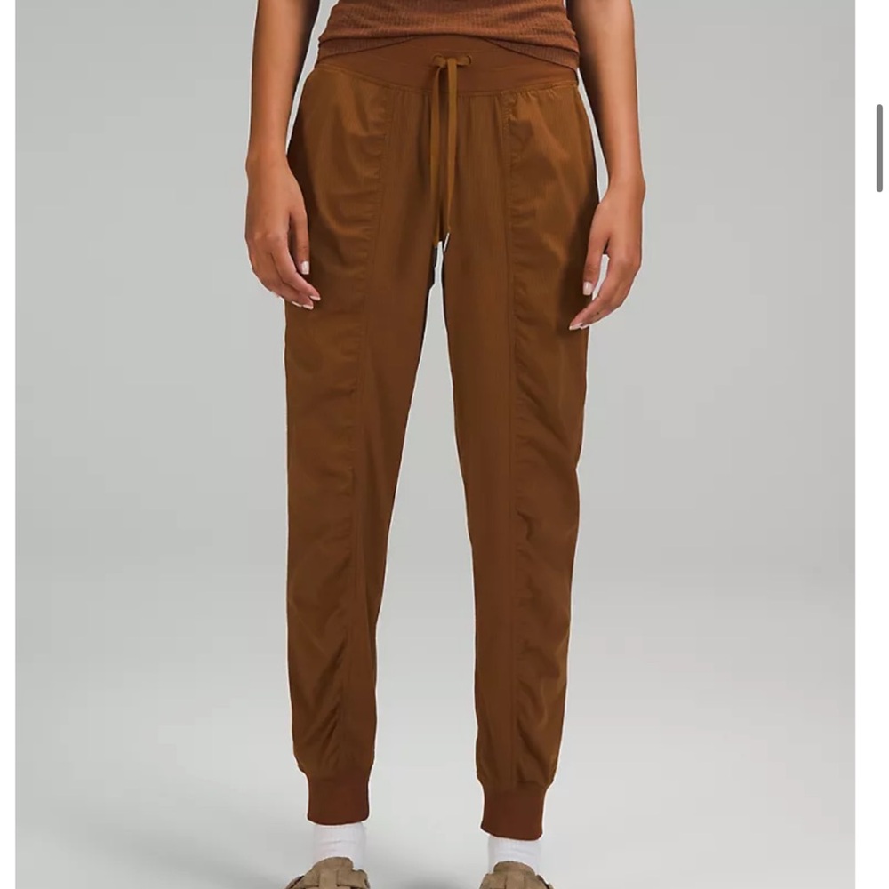 Dance Studio Jogger in Roasted Brown